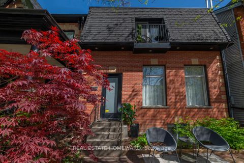 Photo 2 at 136 Spruce Street, South St. James Town, Toronto