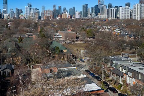 Photo 37 at 136 Spruce Street, South St. James Town, Toronto