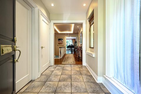 Photo 4 at 176 Old Yonge Street, Windfields, Toronto