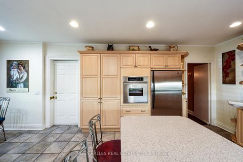 Photo 20 at 176 Old Yonge Street, Windfields, Toronto