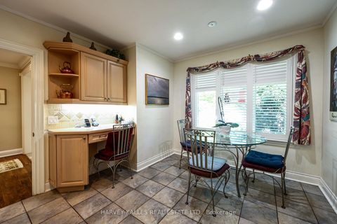 Photo 21 at 176 Old Yonge Street, Windfields, Toronto
