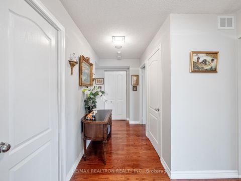 Photo 2 at 309 - 265 Ridley Boulevard, Nortown, Toronto