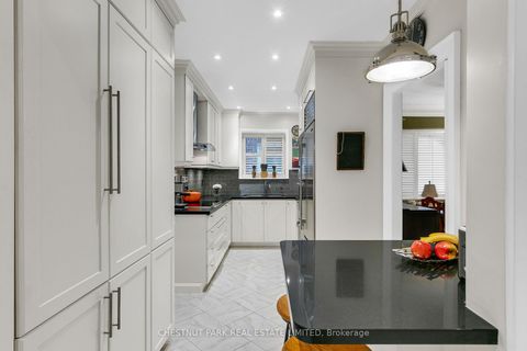 Photo 15 at 7B Clarendon Avenue, Casa Loma, Toronto