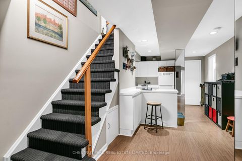 Photo 27 at 7B Clarendon Avenue, Casa Loma, Toronto