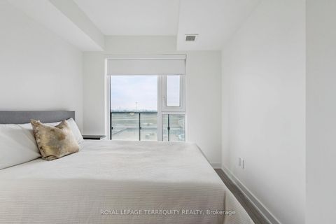 Photo 11 at 809 - 8 Tippett Road, Clanton Park, Toronto