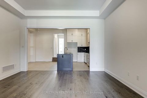 Photo 5 at 72 Adario Crescent, Vellore Village, Vaughan