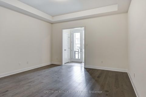 Photo 6 at 72 Adario Crescent, Vellore Village, Vaughan
