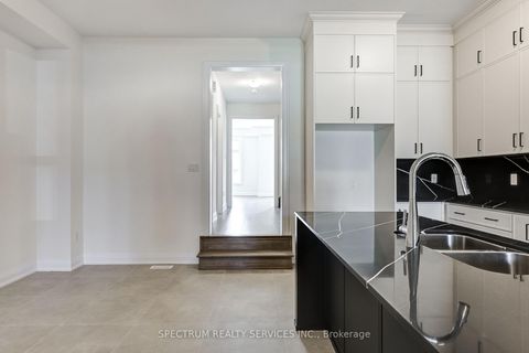 Photo 12 at 72 Adario Crescent, Vellore Village, Vaughan