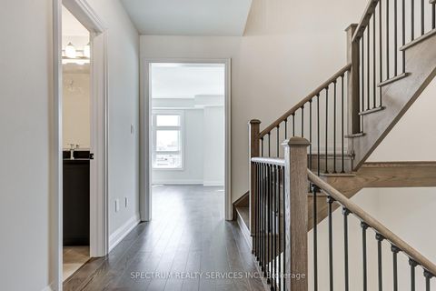Photo 13 at 72 Adario Crescent, Vellore Village, Vaughan