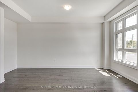 Photo 19 at 72 Adario Crescent, Vellore Village, Vaughan