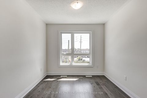 Photo 28 at 72 Adario Crescent, Vellore Village, Vaughan