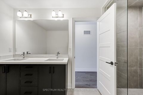 Photo 34 at 72 Adario Crescent, Vellore Village, Vaughan