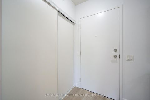Photo 4 at 511 - 1 Falaise Road, West Hill, Toronto