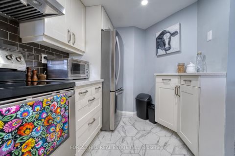 Photo 7 at 1904 - 77 Maitland Place, South St. James Town, Toronto