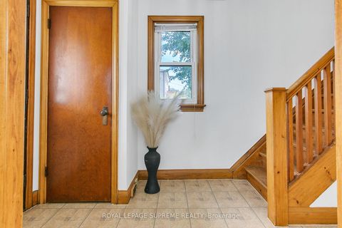 Photo 4 at 44 Yarrow Road, Eglinton West, Toronto