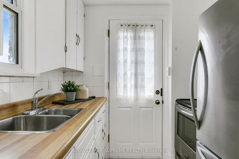 Photo 16 at 44 Yarrow Road, Eglinton West, Toronto