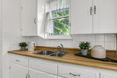 Photo 17 at 44 Yarrow Road, Eglinton West, Toronto