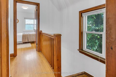 Photo 18 at 44 Yarrow Road, Eglinton West, Toronto