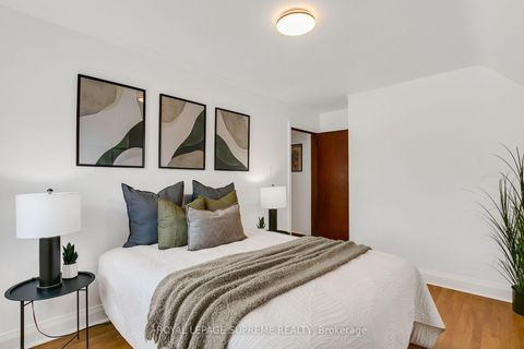 Photo 24 at 44 Yarrow Road, Eglinton West, Toronto