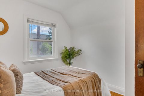 Photo 27 at 44 Yarrow Road, Eglinton West, Toronto