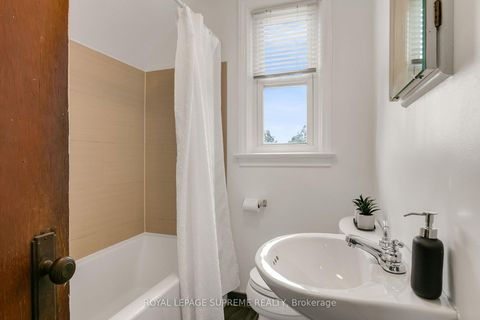 Photo 29 at 44 Yarrow Road, Eglinton West, Toronto