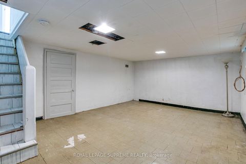 Photo 31 at 44 Yarrow Road, Eglinton West, Toronto