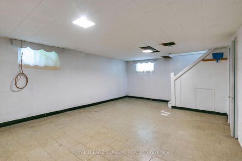 Photo 32 at 44 Yarrow Road, Eglinton West, Toronto