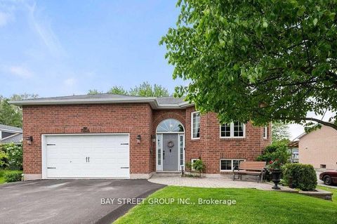 Photo 11 at 722A Lake Drive S, Keswick South, Georgina