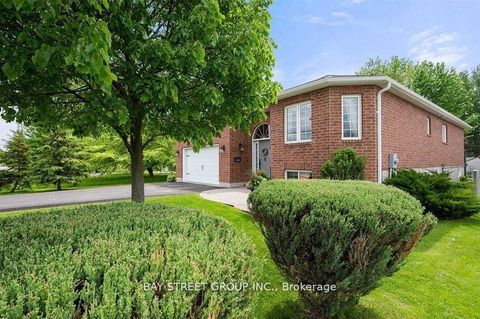 Photo 15 at 722A Lake Drive S, Keswick South, Georgina