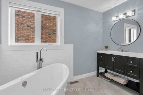 Photo 12 at 80 Shalom Way, Painswick South, Barrie