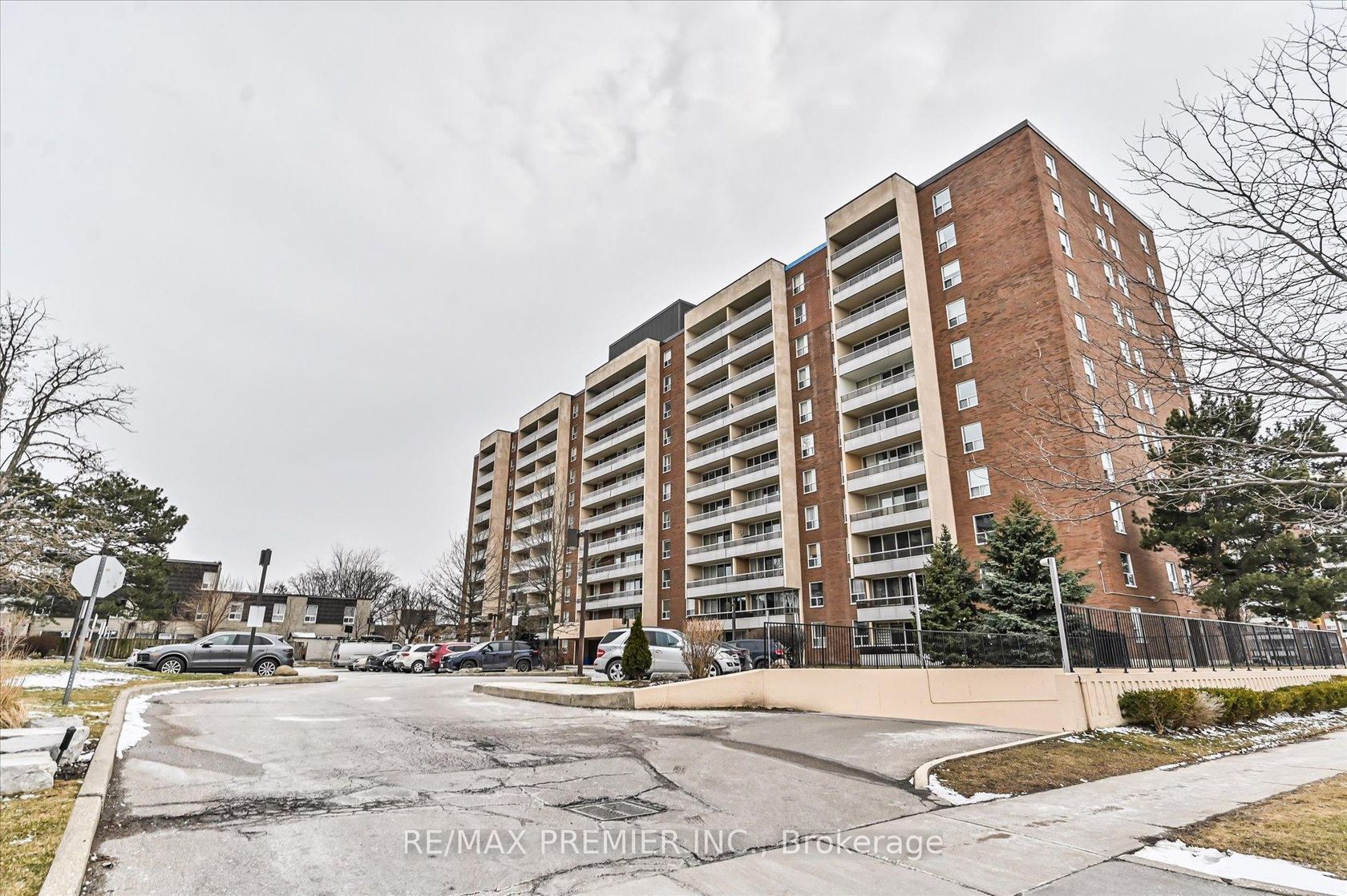 604 - 25 Four Winds Drive, York University Heights, Toronto 
