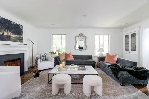 Photo 12 at 47 Edgevalley Drive, Humber Valley, Toronto