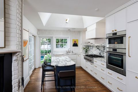 Photo 16 at 47 Edgevalley Drive, Humber Valley, Toronto
