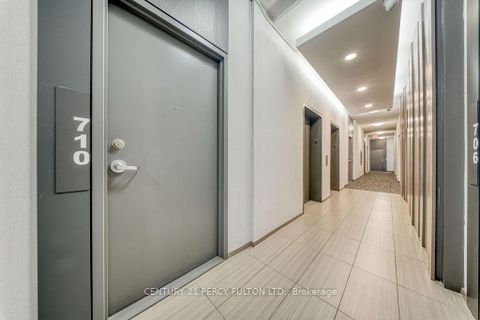 Photo 3 at 710 - 15 Bruyeres Mews, Niagara, Toronto