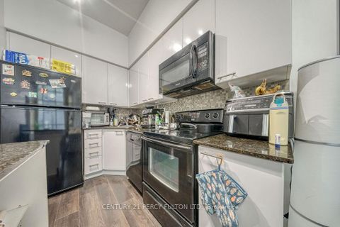 Photo 8 at 710 - 15 Bruyeres Mews, Niagara, Toronto