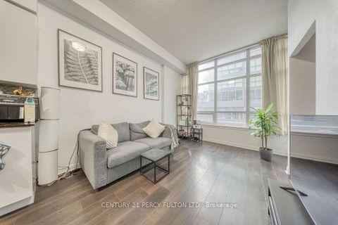 Photo 10 at 710 - 15 Bruyeres Mews, Niagara, Toronto