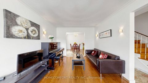 Photo 8 at 76 Barrington Avenue, Lumsden, Toronto