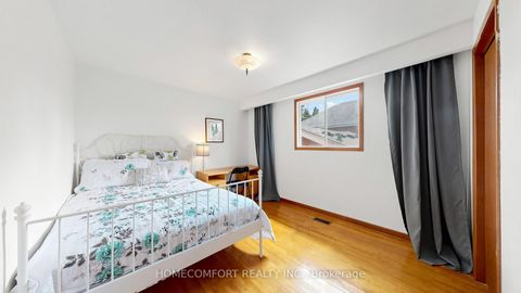 Photo 20 at 76 Barrington Avenue, Lumsden, Toronto