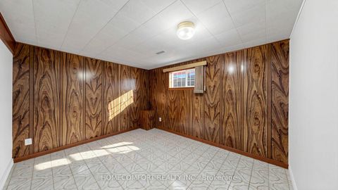 Photo 31 at 76 Barrington Avenue, Lumsden, Toronto
