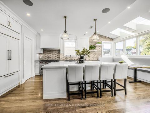Photo 2 at 30 Broadleaf Road, Don Mills, Toronto
