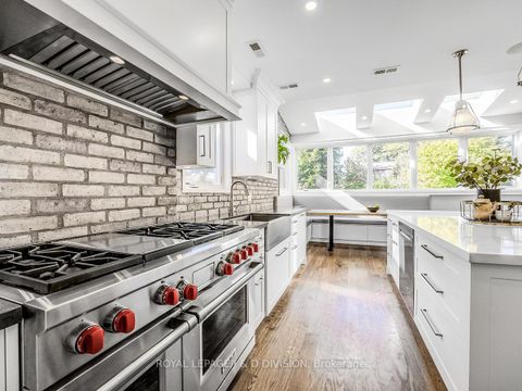 Photo 4 at 30 Broadleaf Road, Don Mills, Toronto