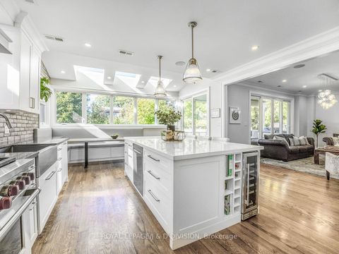 Photo 5 at 30 Broadleaf Road, Don Mills, Toronto
