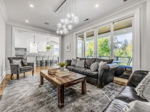 Photo 8 at 30 Broadleaf Road, Don Mills, Toronto