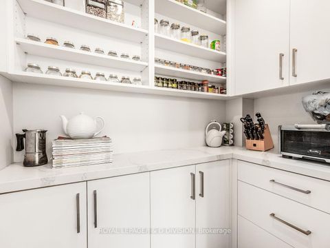 Photo 9 at 30 Broadleaf Road, Don Mills, Toronto