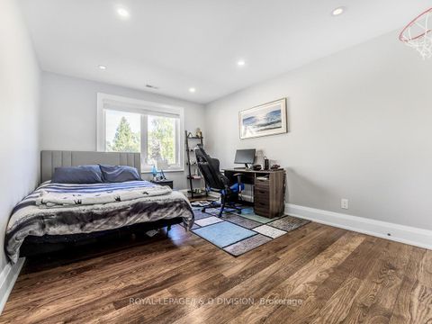 Photo 23 at 30 Broadleaf Road, Don Mills, Toronto