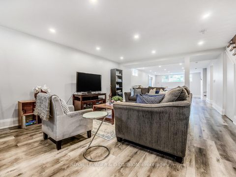 Photo 31 at 30 Broadleaf Road, Don Mills, Toronto