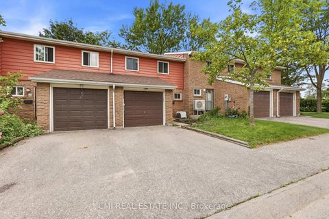Photo 3 at 44 - 80 Dundalk Drive, Dorset Park, Toronto