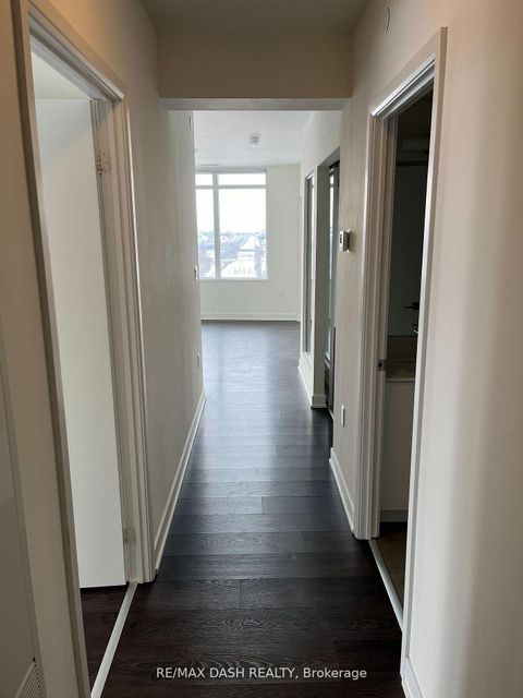 Photo 4 at 806W - 27 Bathurst Street, Waterfront Communities C1, Toronto