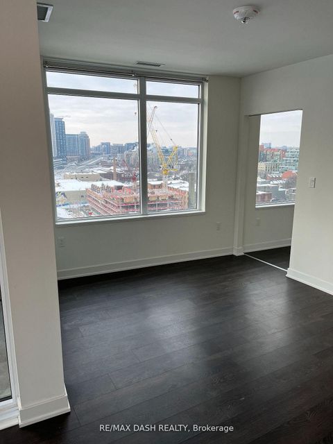 Photo 13 at 806W - 27 Bathurst Street, Waterfront Communities C1, Toronto
