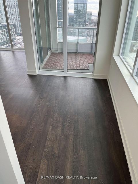 Photo 16 at 806W - 27 Bathurst Street, Waterfront Communities C1, Toronto